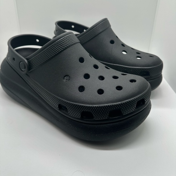 CROCS Shoes - CROCS Crush Platform Black Classic Clog Size Men’s 8 Women’s 10